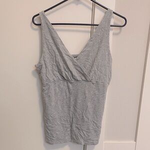 Old Navy Light Gray Maternity Top Women’s size S like new condition